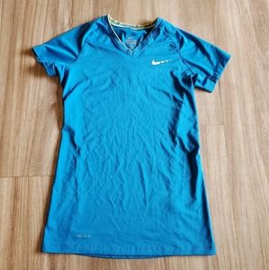 Nike pro combat v-neck XS